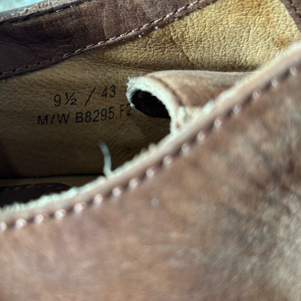 Born Men's Brown Leather Chukka Boots - Picture 5 of 5